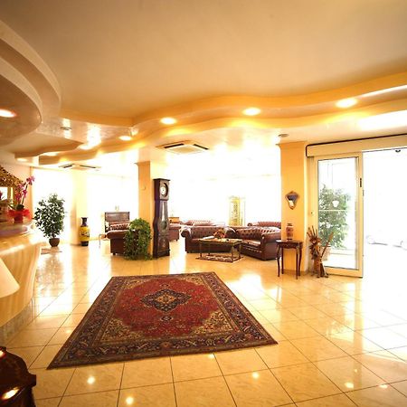 Hotel Gaston ริมินี ภายนอก รูปภาพ