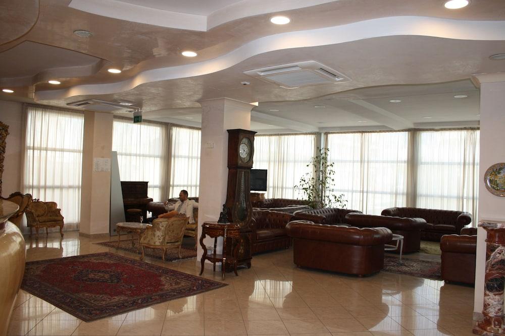 Hotel Gaston ริมินี ภายนอก รูปภาพ